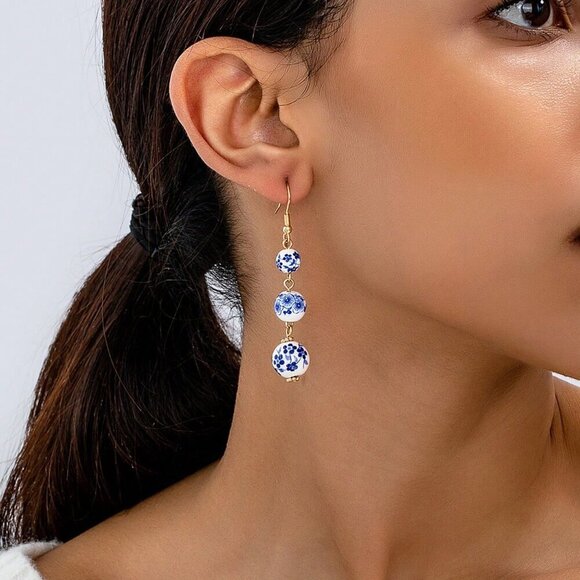 Yellow Gold Elegant Women's Handpainted And Porcelain Beaded Earrings - Picture 1 of 7